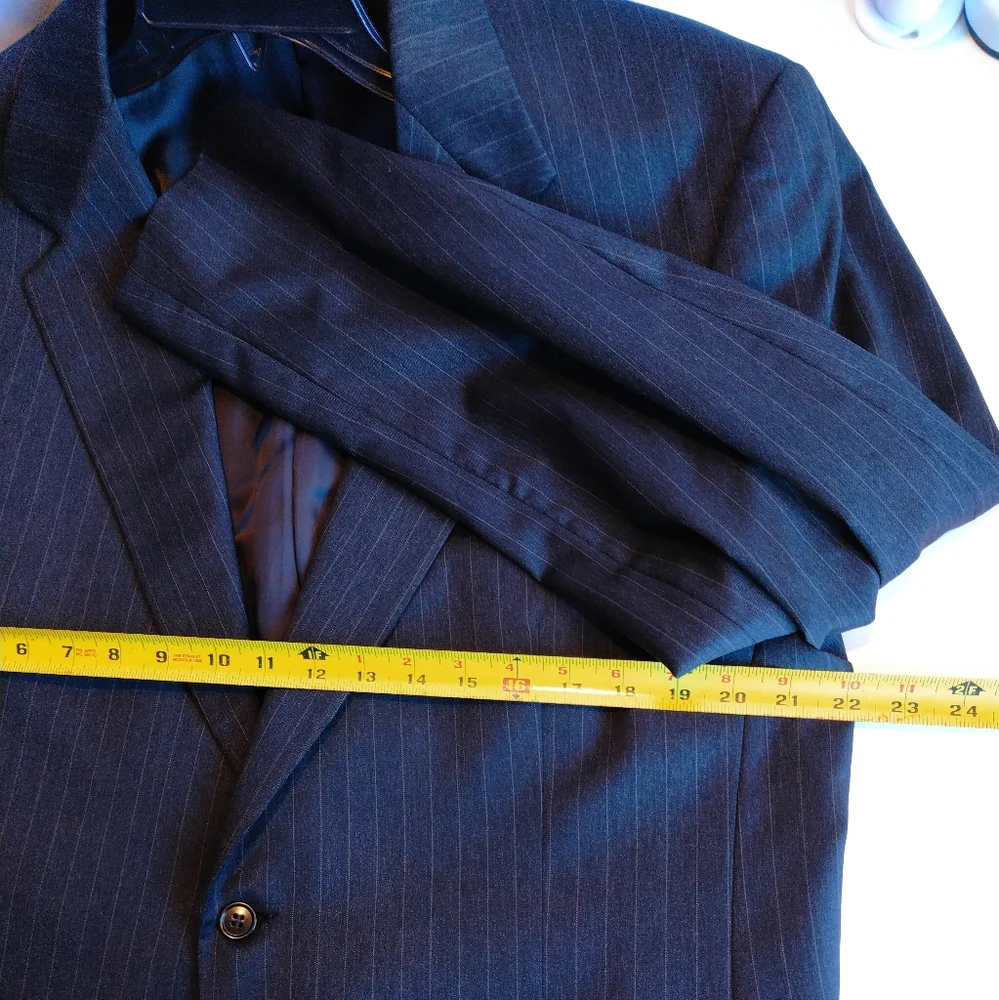 Suits - Picture 8 of 10